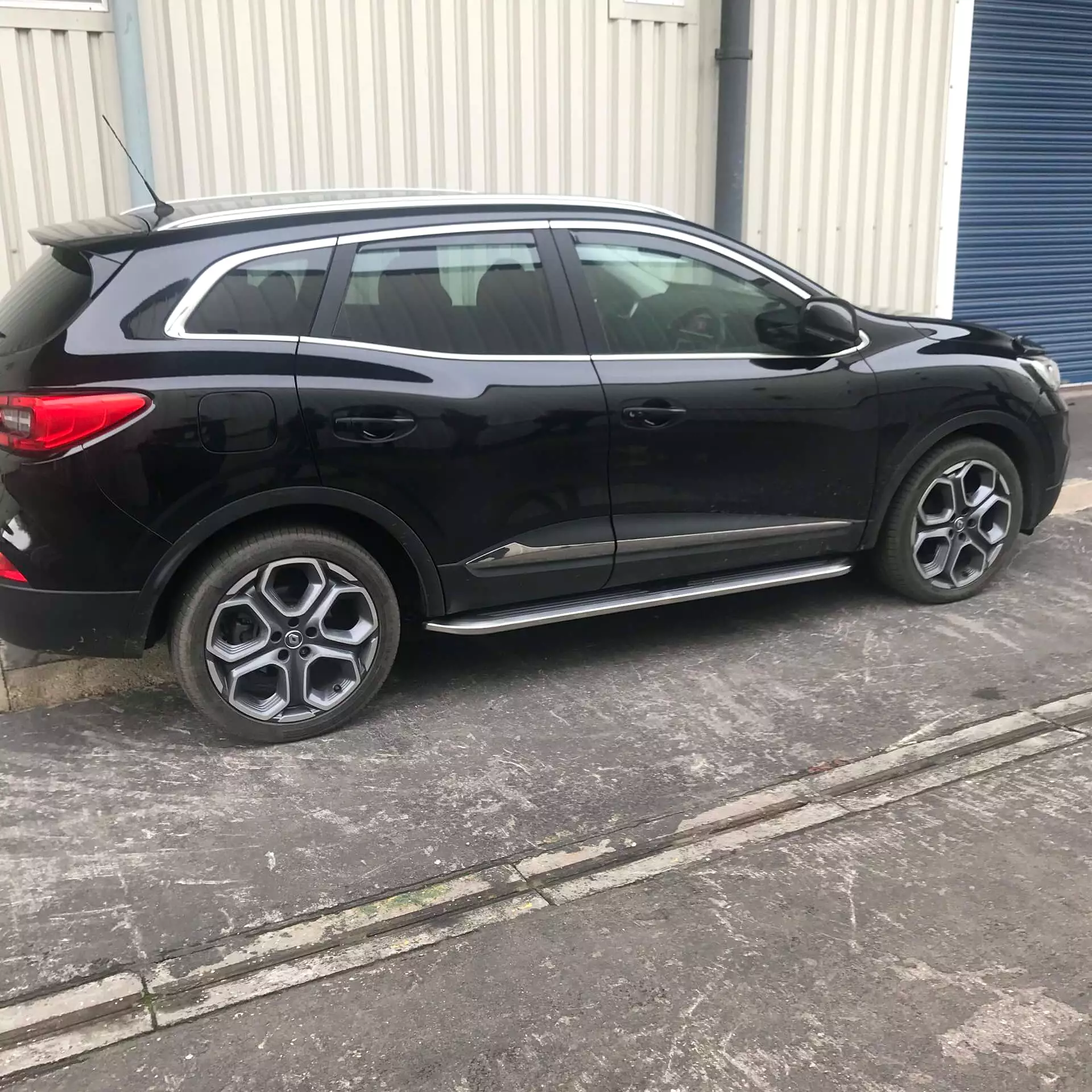 Premier Side Steps Running Boards for Renault Kadjar