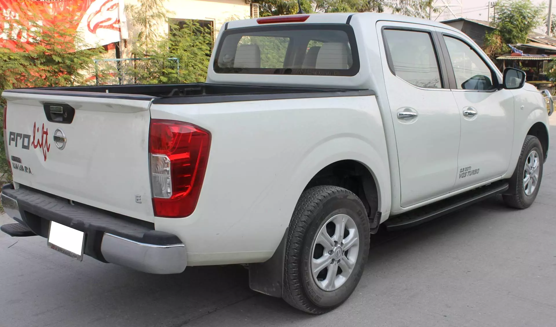 Shark Side Steps Running Boards for Nissan Navara NP300 Double Cab 2015+