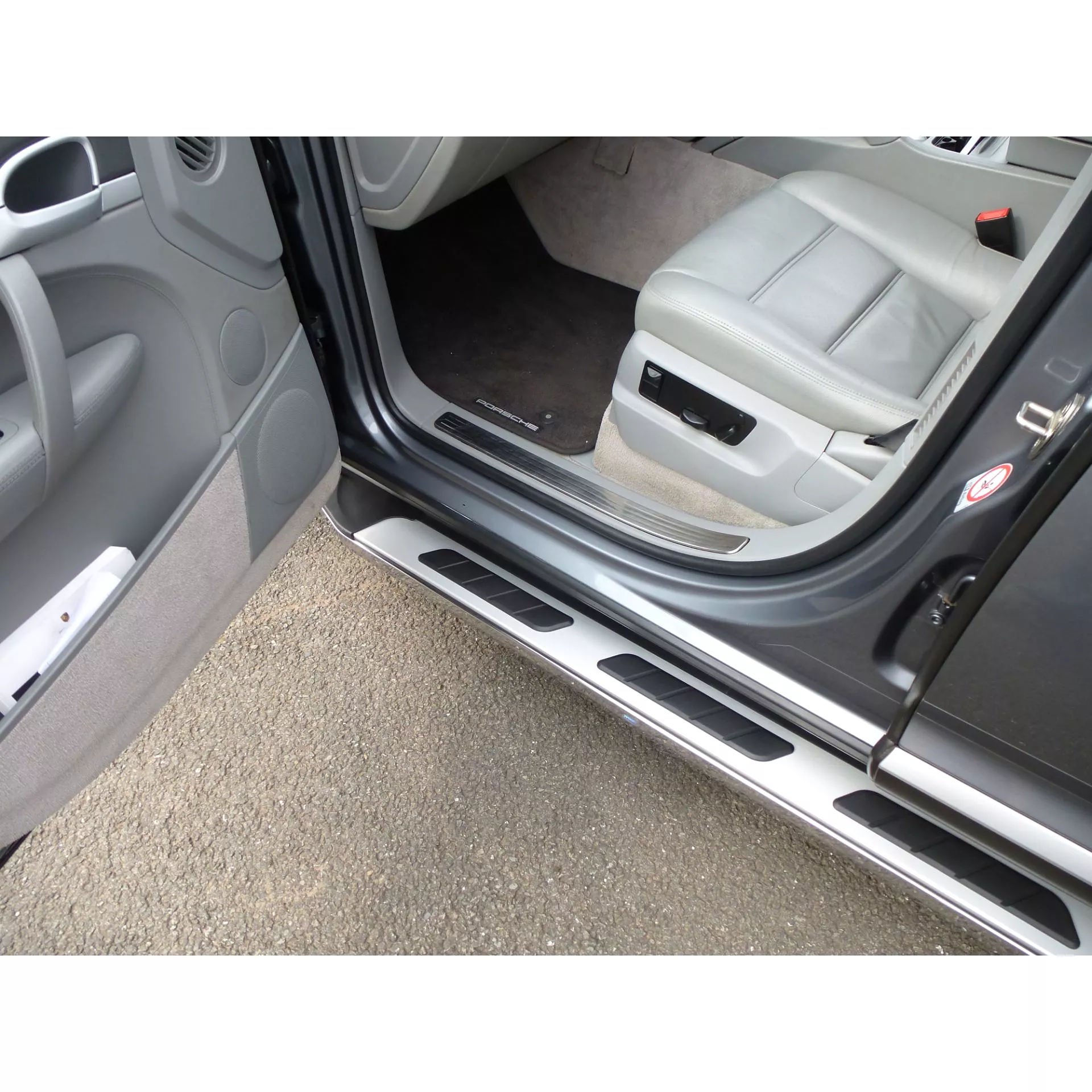 Suburban Side Steps Running Boards for Porsche Cayenne 2002-2007